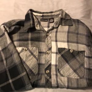 Vacation Shirts - Flannel Shirt - Size Medium - Grey/Charcoal Vacation Shirts - Flannel Shirt - Size Medium - Grey/Charcoal